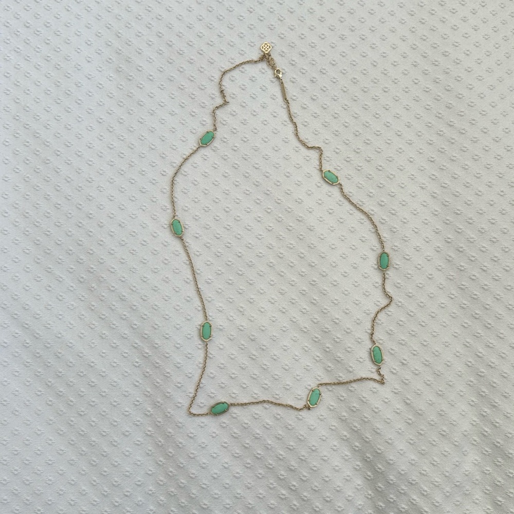 Kendra Scott necklace
